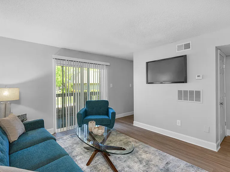 Devonwood Apartment Homes — Photo 14