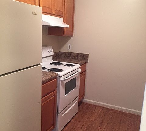 3rd image of 5 Whites Ln APT A