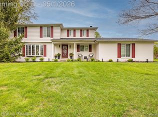 2275 Park Ridge Dr, Bloomfield Hills, MI 48304