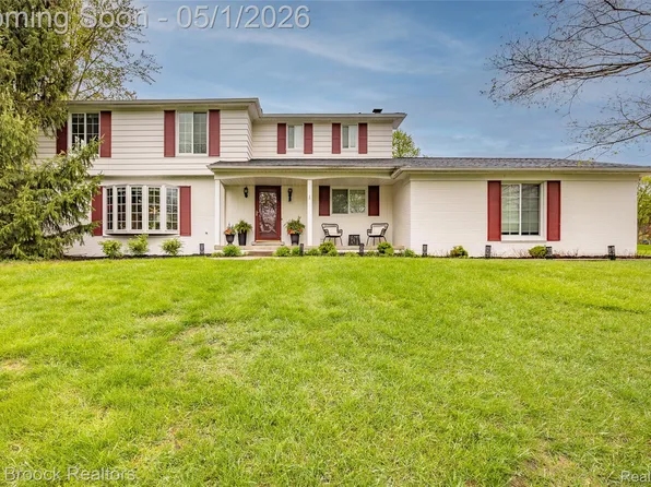 2275 Park Ridge Dr, Bloomfield Hills, MI 48304