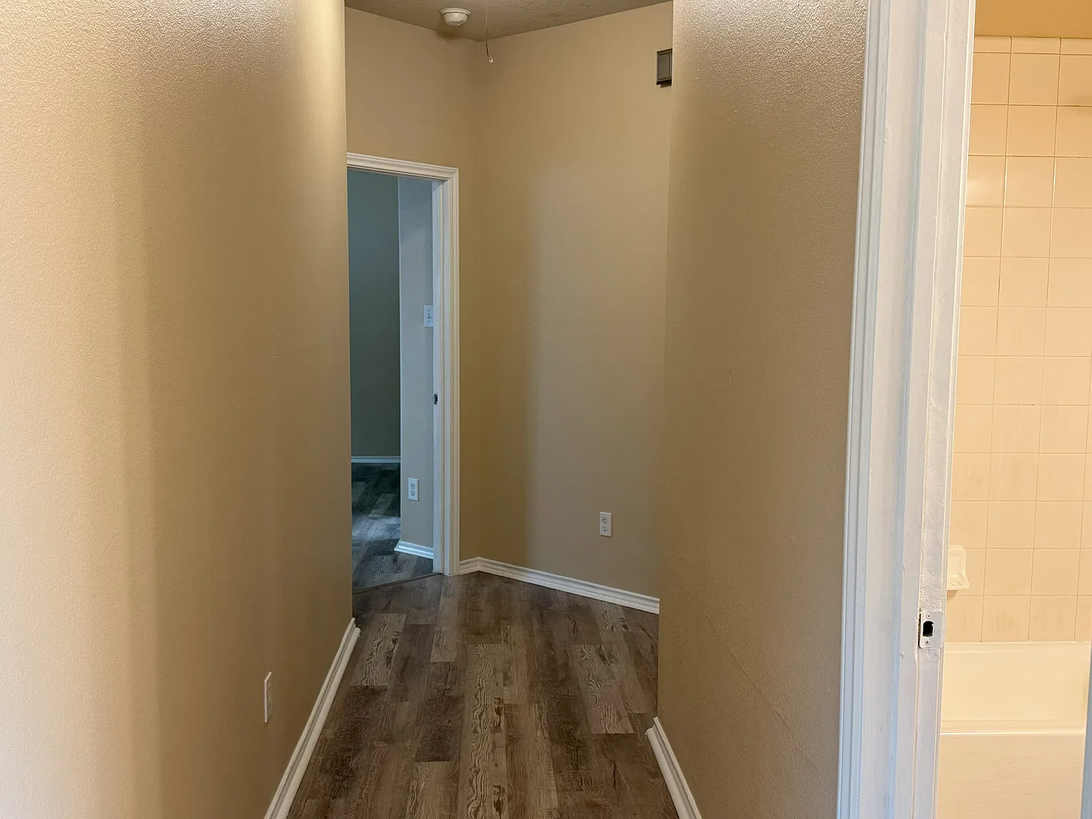 4 bed, 2036 sqft, $2,250 — Photo 2