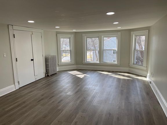 3rd image of 249 Hubbard St #2