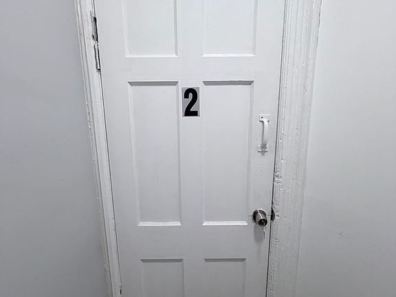 2nd image of 10 Jarvis Pl Floor 2