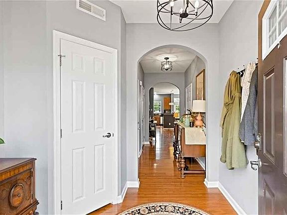 3rd image of 8107 Barrowden Ct