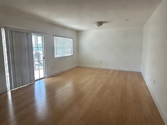 3rd image of 2935 Manhattan Ave