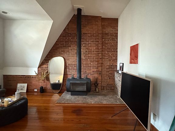 4th image of 2124 Saint James Ave APT 3