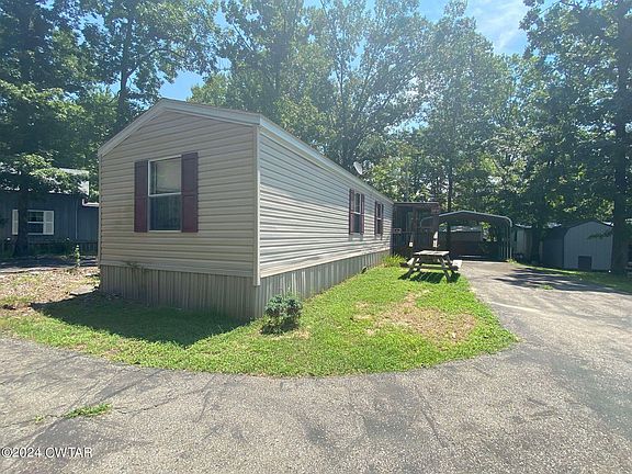 2nd image of 556 Oak Park Dr