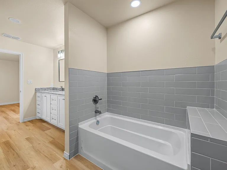 11207 N Cres #2800-A — Photo 23