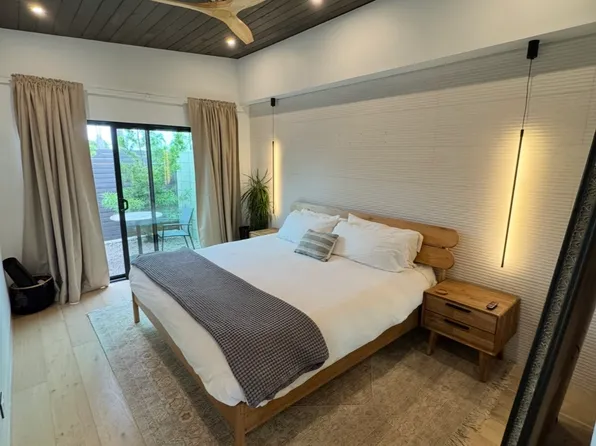 (undisclosed Address), Cardiff By The Sea, CA 92007