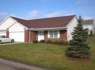 51985 White Pine Dr, Saint Clairsville, OH 43950