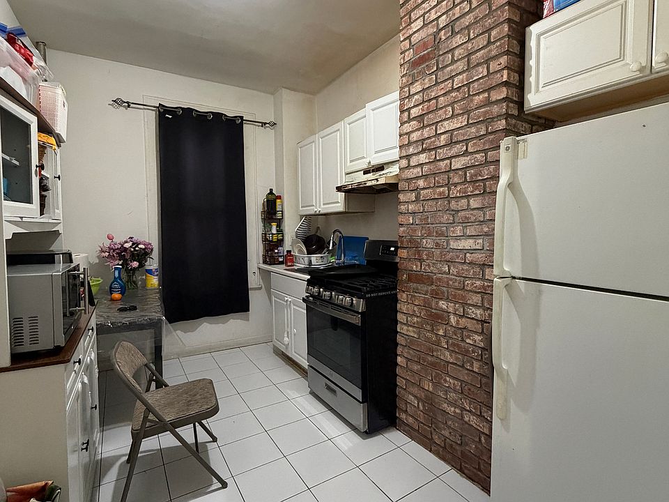 1st image of 2405 31st St #1