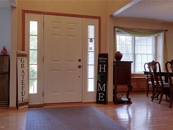 2nd image of 905 Red Tailed Ln