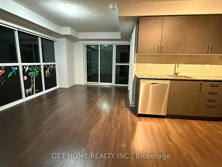 20 Meadowglen Pl #2401 — Photo 2