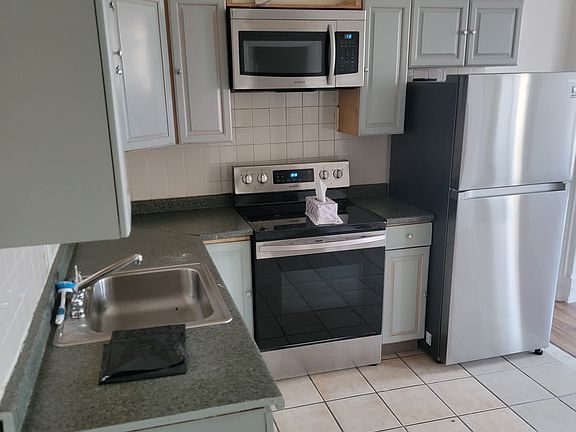2nd image of 97 Lexington Ave APT 3