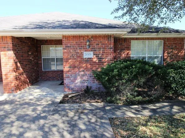 2005 Legacy Ln, College Station, TX 77840