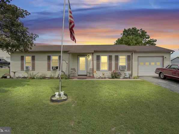 1123 Kessler Dr, Shippensburg, PA 17257