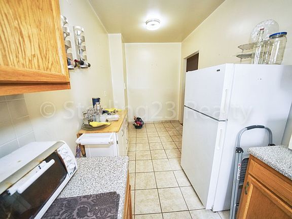 2nd image of 2455 27th St APT 3B