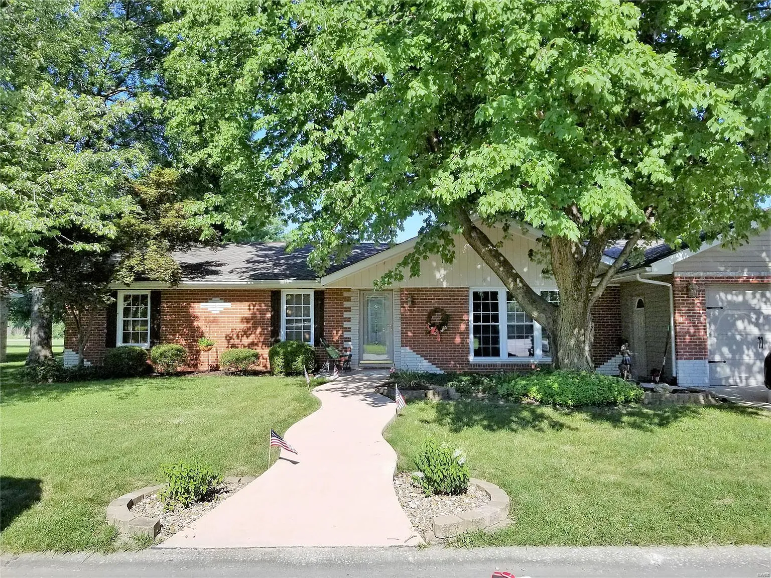 83 Shirlwin Dr photo 1