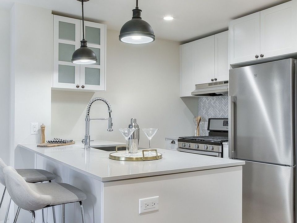 1st image of 1525 Bedford Ave #402D