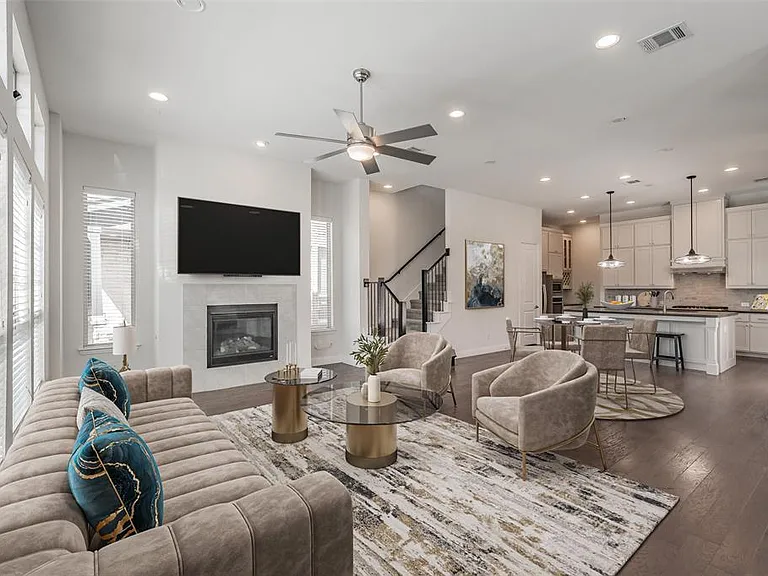 8075 Sunflower Ln — Photo 2
