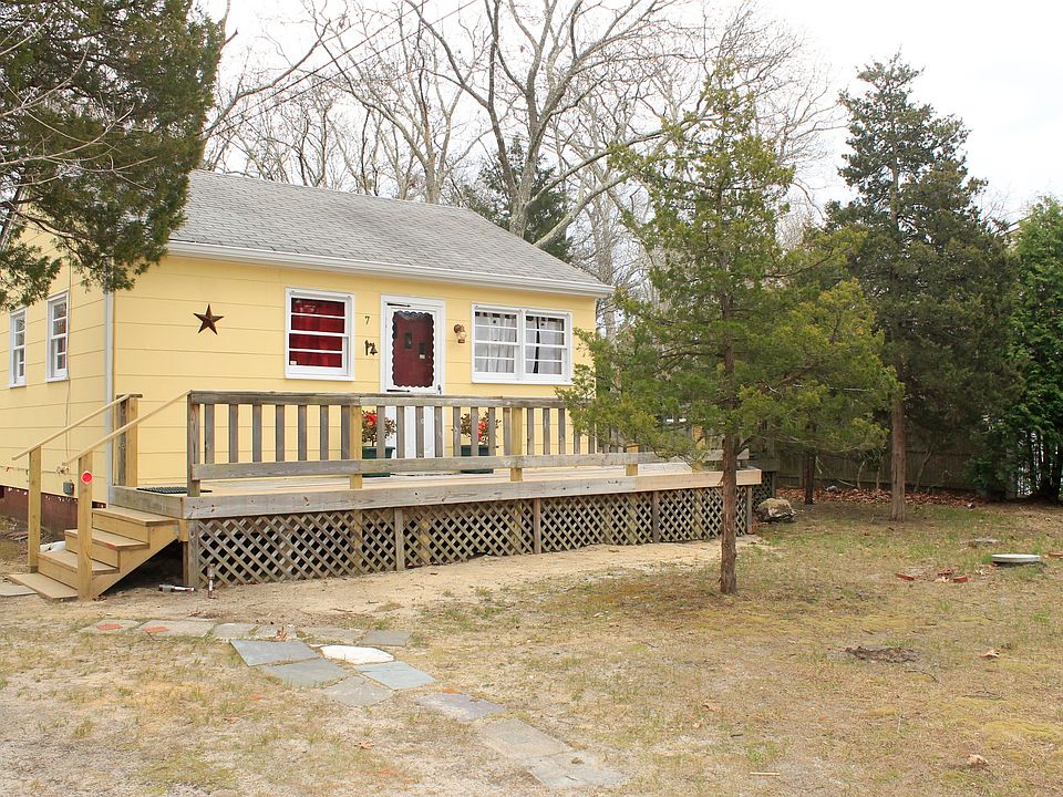 1st image of 7 Duvall Dr