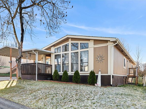 2nd image of 704 87th Avenue NE #33