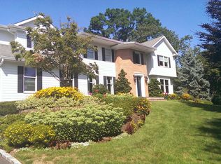 22 Farmview Rd, Port Washington, NY 11050