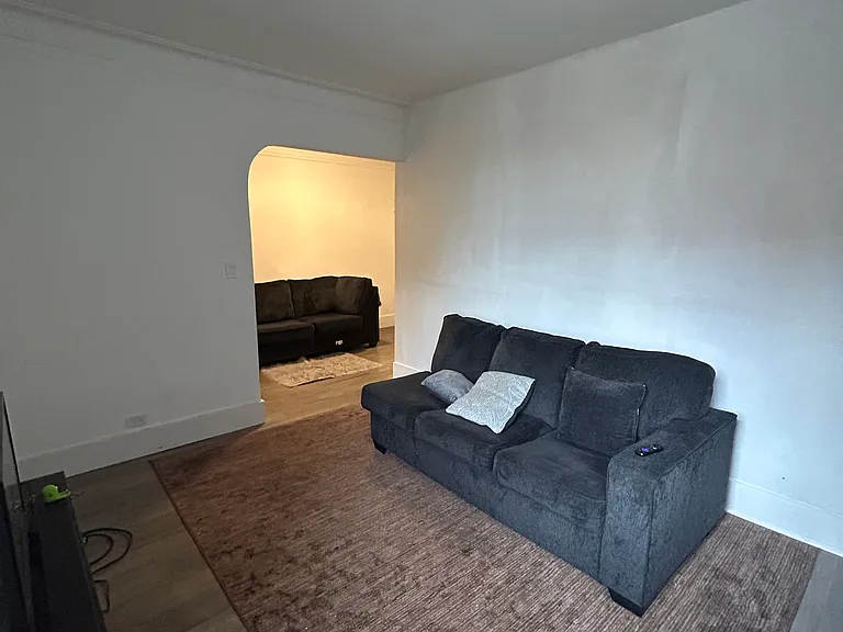 3000 Valentine Ave #3E — Photo 3