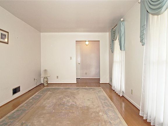 4th image of 2739 Rainbow Ridge Rd