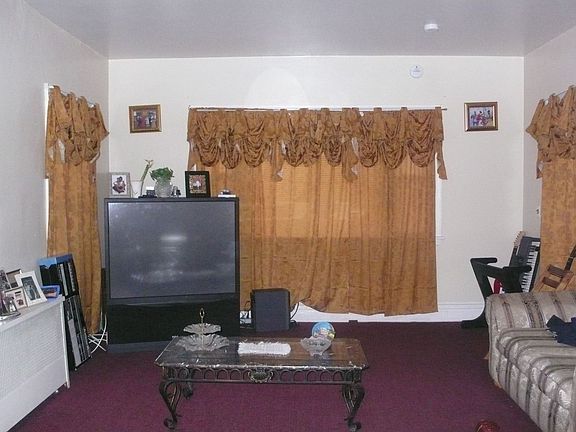 2nd image of 206 Park Ave