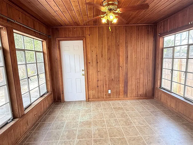 4935 Emerson Ave S — Photo 10
