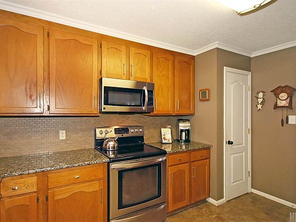 4th image of 140 Beech Brook Ln
