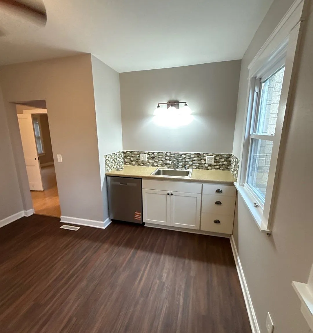 2 bed, 1250 sqft, $1,550 — Photo 2