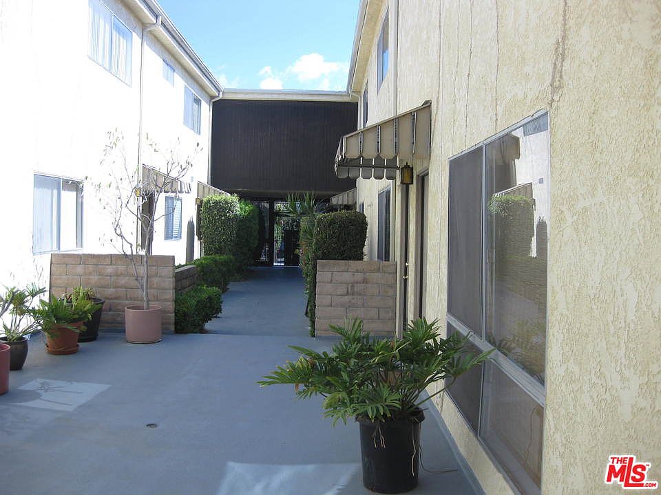 2nd image of 1034 17th St APT 103