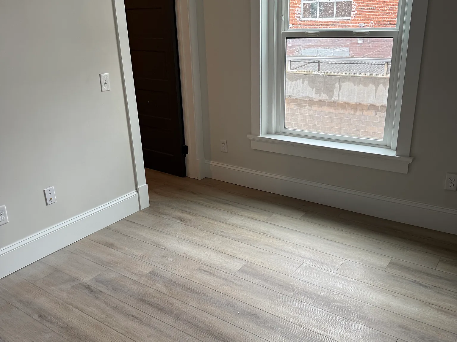 1 bed, 353 sqft, $1,654 — Photo 2