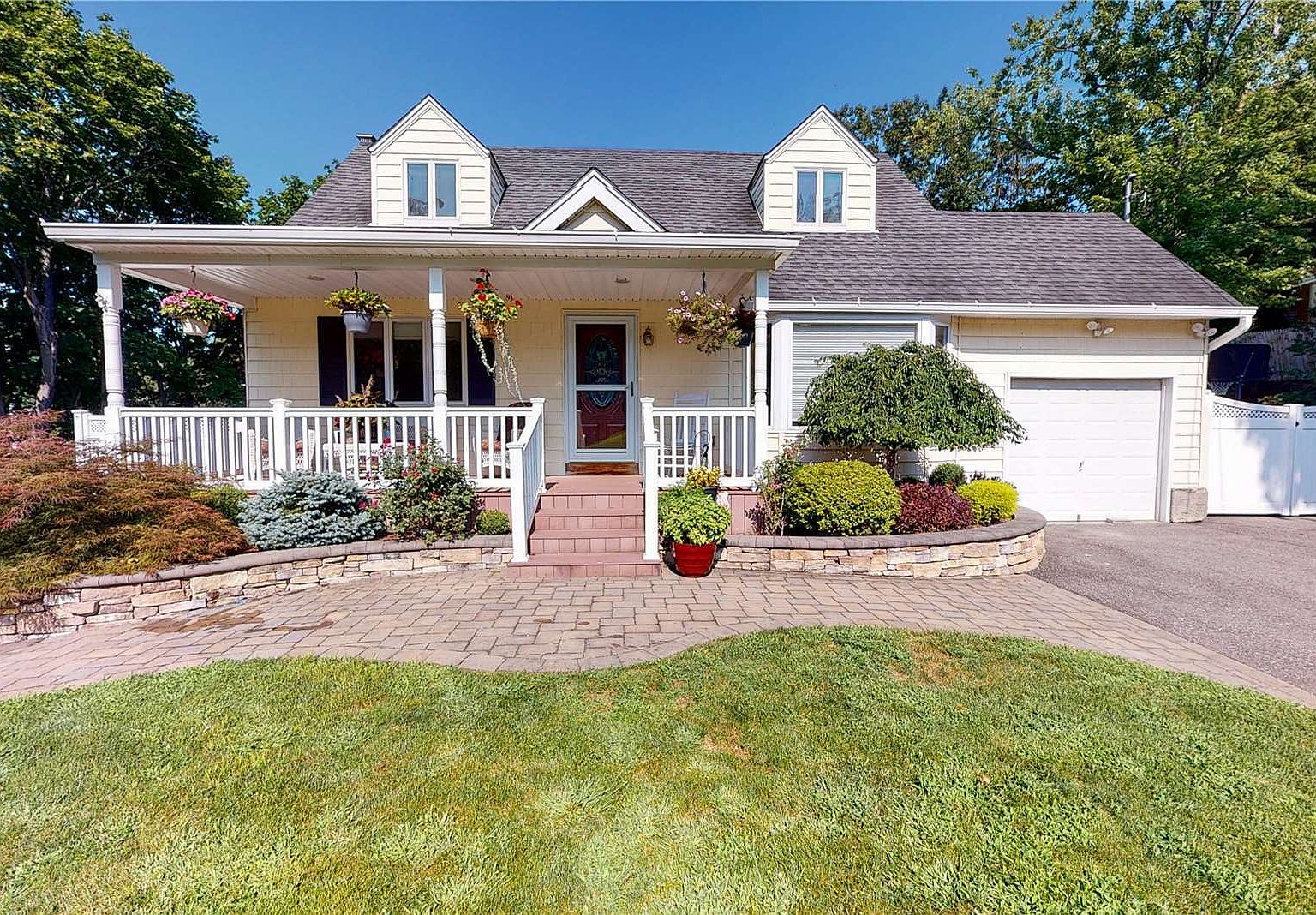 47 Siracusa Boulevard, Smithtown, NY 11787 Zillow