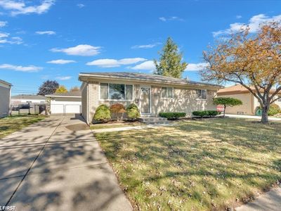 15797 Common Rd, Roseville, MI, 48066