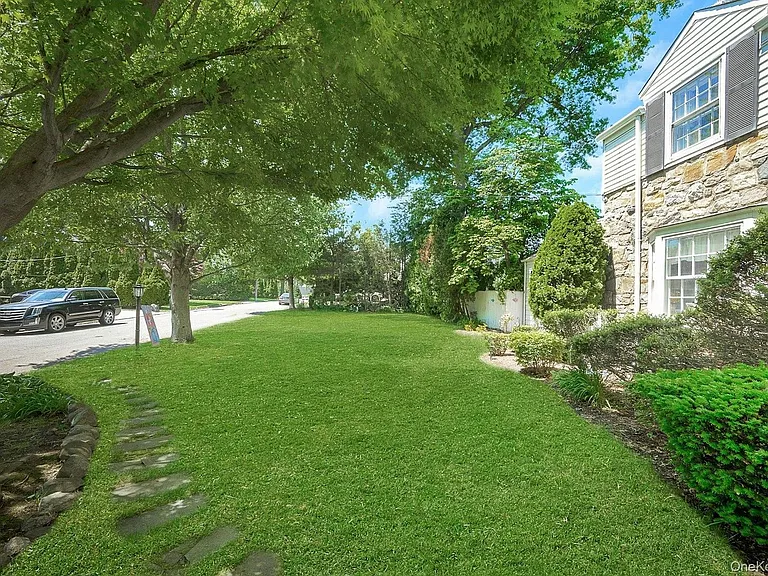 29 Deerfield Ave — Photo 25