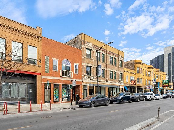 2nd image of 2321 N Milwaukee Ave #3