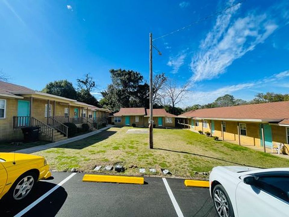 1st image of 1632 Highland St APT 1