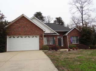 813 5th St NE, Conover, NC 28613