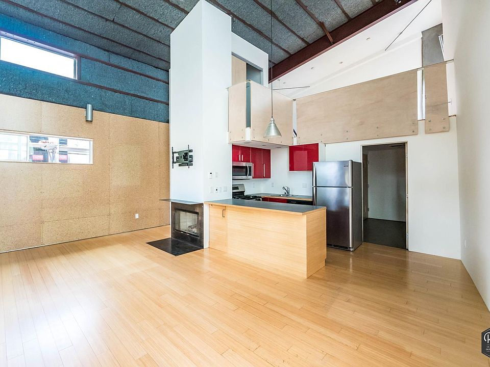 1st image of 8896 Carson St