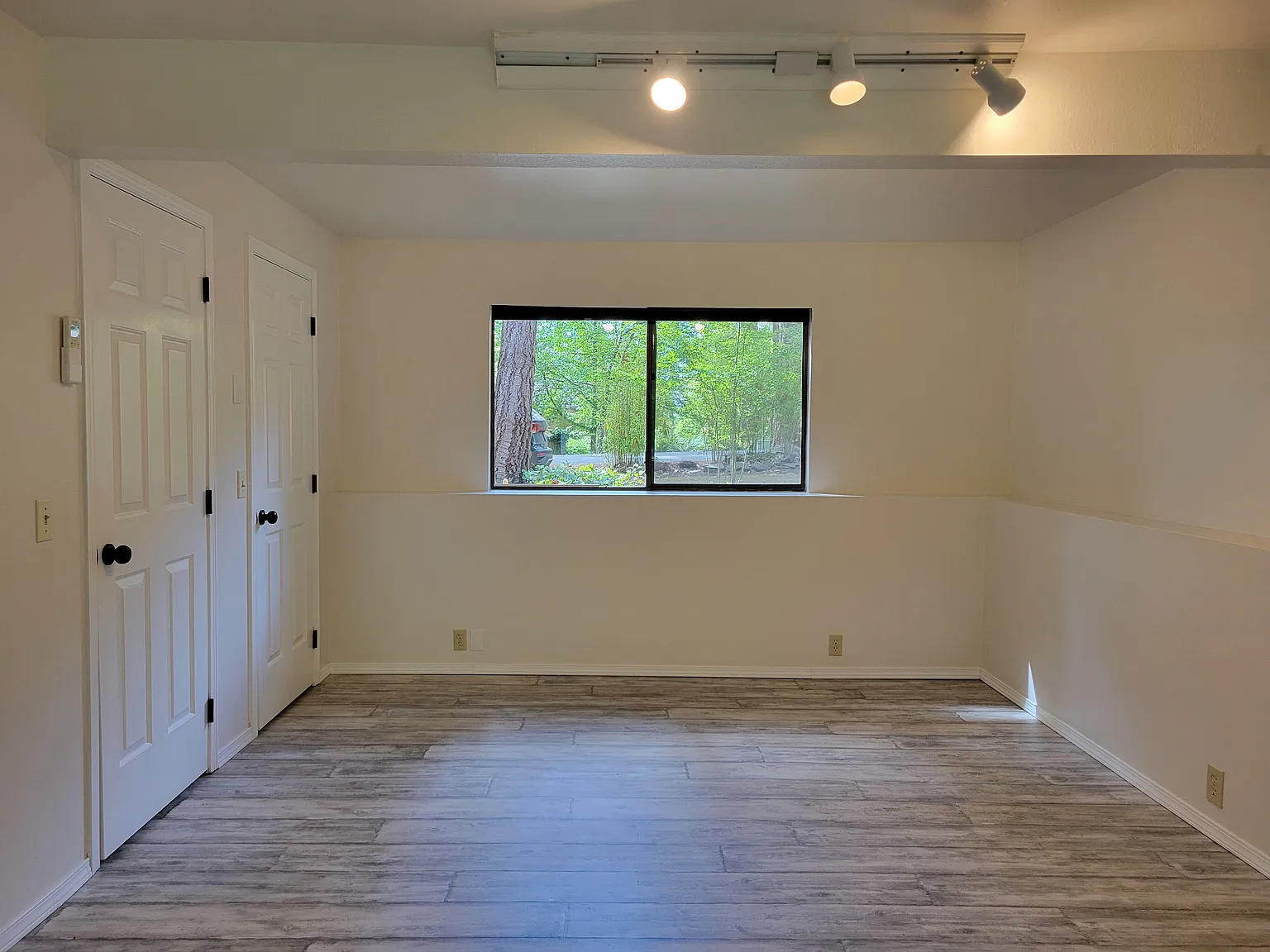 2 bed, 1250 sqft, $1,950 — Photo 2