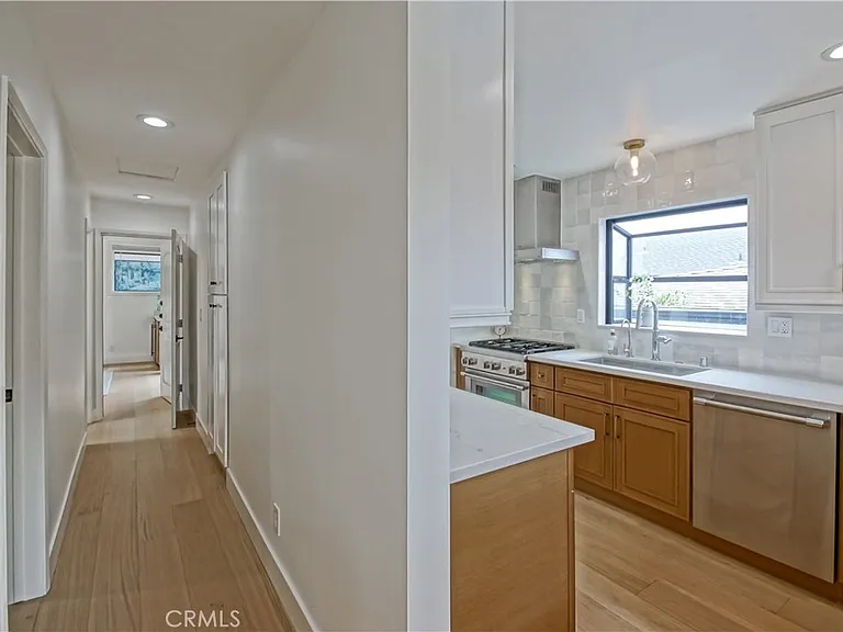 320 Marine Ave — Photo 30