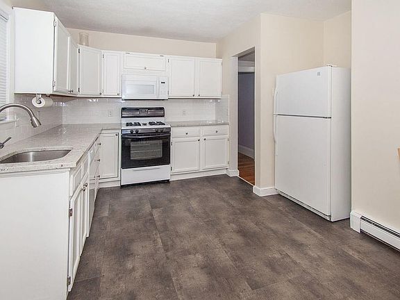 5th image of 46 Auburn St #46