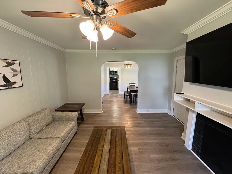 1223 Brookwood Dr — Photo 5