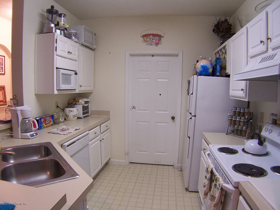 2nd image of 10000 Gate #615 Parkway N #615