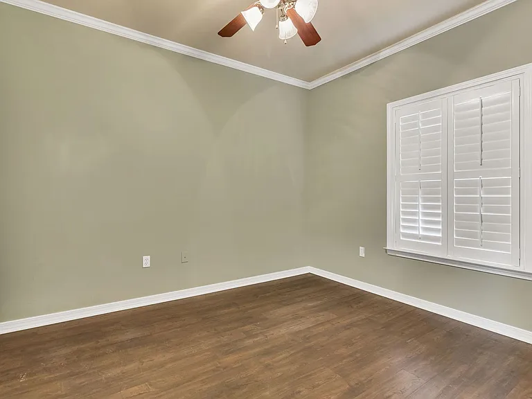 1486 Bentley Cir — Photo 27