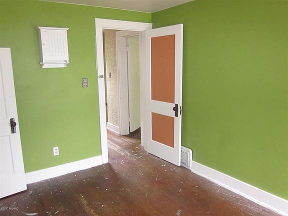 5th image of 730 Dayton Ave