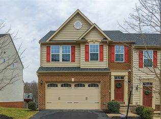 217 Noble Woods Dr, Coraopolis, PA 15108